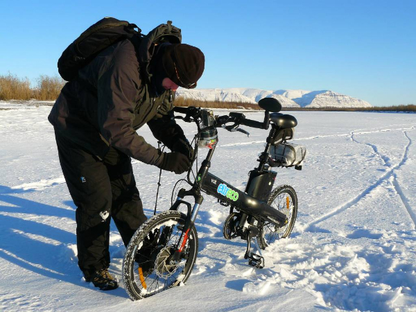 Какие аккумуляторы стоят в электросамокатах и электровелосипедах: простое руководство перед покупкой