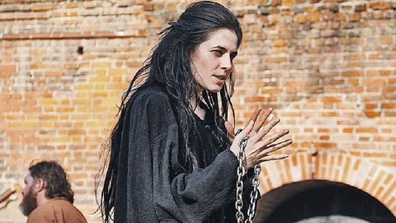 Исторических изображений Дарьи Салтыковой не сохранилось. На фото: Юлия Снигирь в роли Салтычихи в сериале «Кровавая барыня»