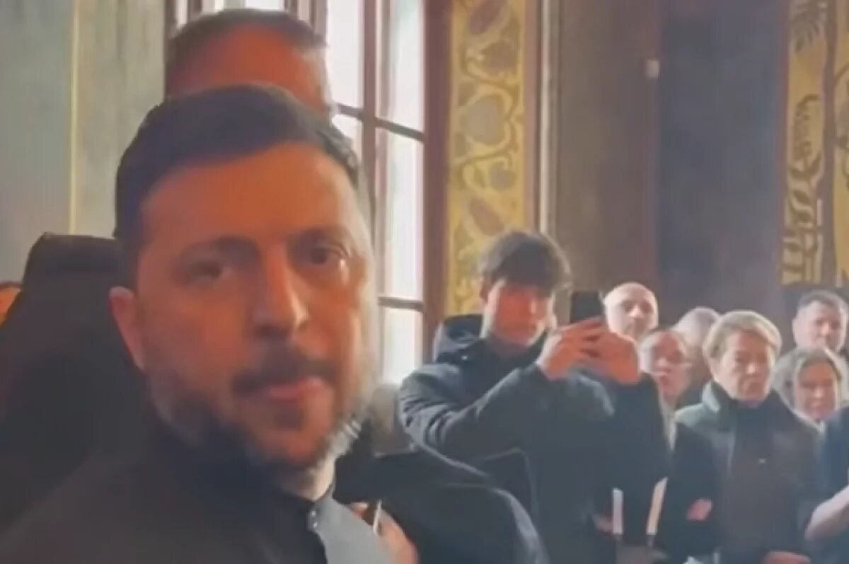    Опять белый нос: нарколог оценил состояние Зеленского до встречи с Макроном