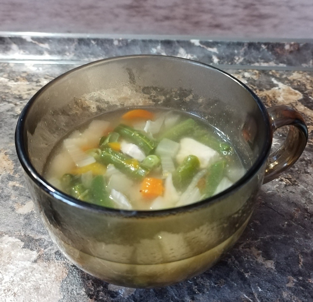 Самый лучший ужин - суп из куриной грудки и замороженных овощей)))) 