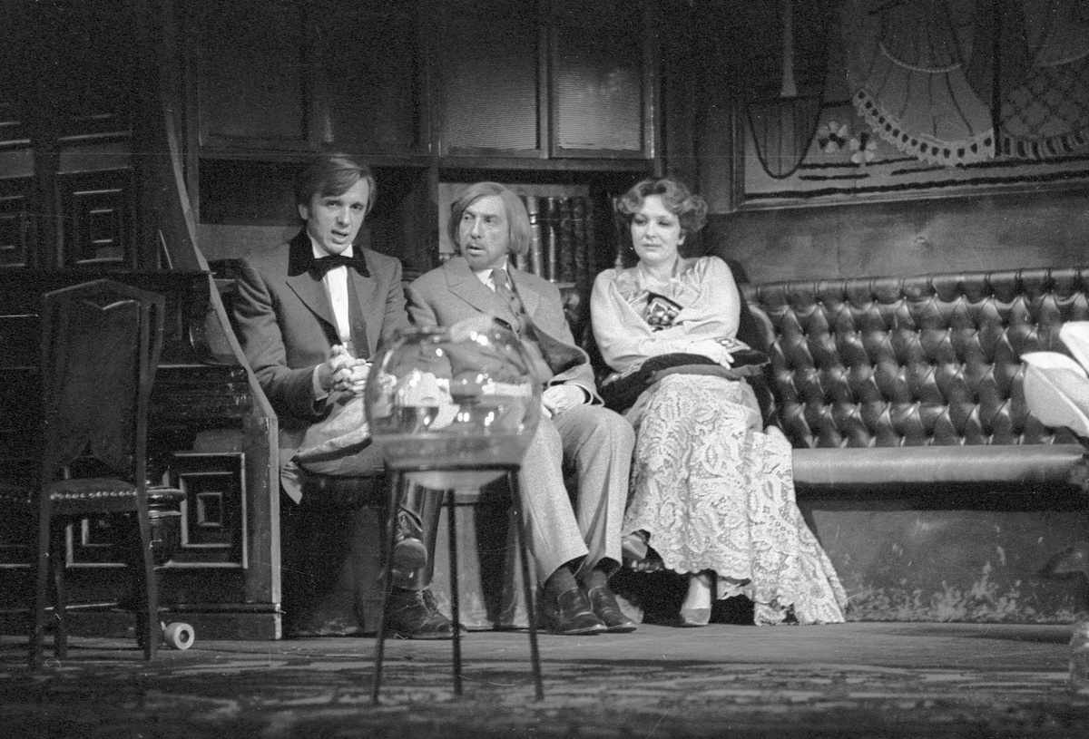    В детстве любимым развлечением будущего артиста был самодельный кукольный театр. Он давал представления в школе, а потом даже устроился в Театр им. С.В. Образцова / РИА Новости