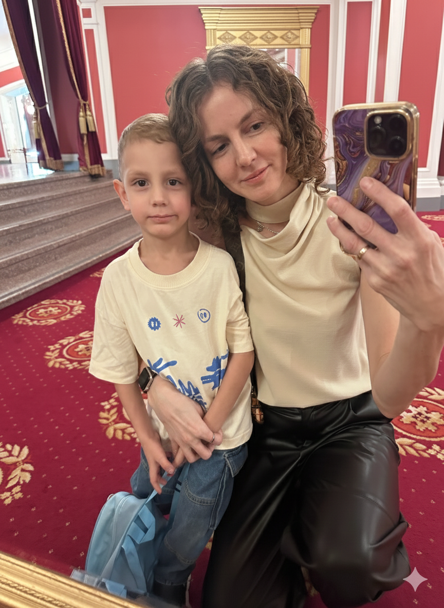 Тем временем мы с Артемом продолжаем наши выходы в театр :) 