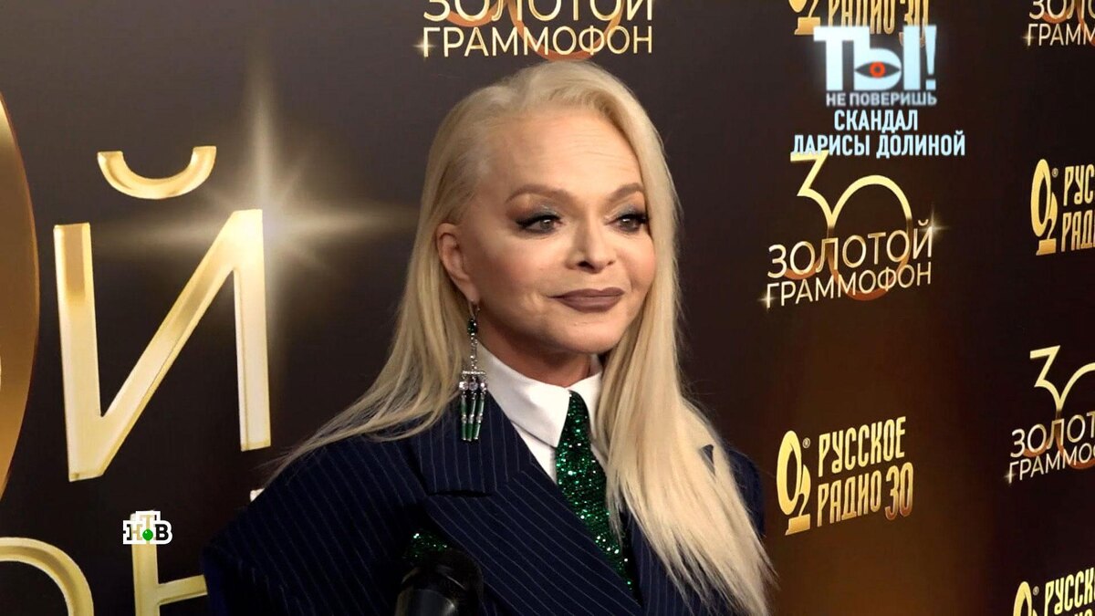    «Уважаемая девушка»: кто из знаменитостей встал на защиту Долиной