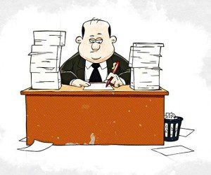 Один чиновник как-то мне сказал, что, когда ему, условно говоря, нужно вбить гвоздь, то гораздо проще не вбивать его вообще, потому что чиновник должен расшевелить такое количество людей, сделать столько запросов, отчётов... И это наша ключевая беда – непонимание того, что власть – это гигантская ответственность и тяжелейший крест. Оно приводит к тому, что человек не оторвёт задницы от кресла, если нет личной выгоды или в эту задницу не воткнули вилы и пять раз их там не повернули. /Написано со слов нашего Уважаемого, Н. Михалкова/.

