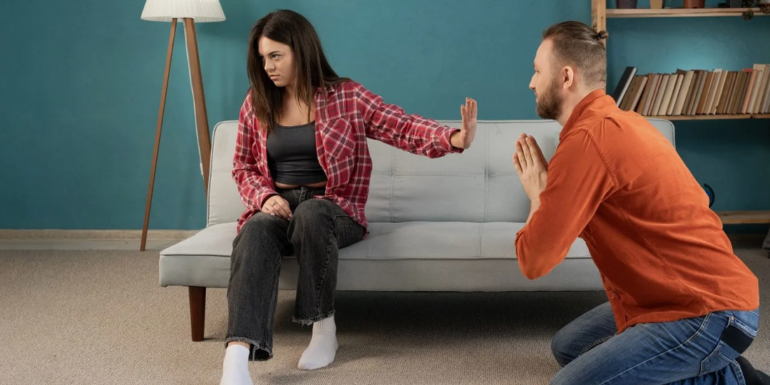 Муж вернулся домой поздно, и я случайно узнала правду…