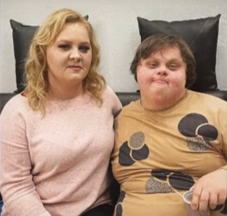 Марина и Ирина родились в один день.