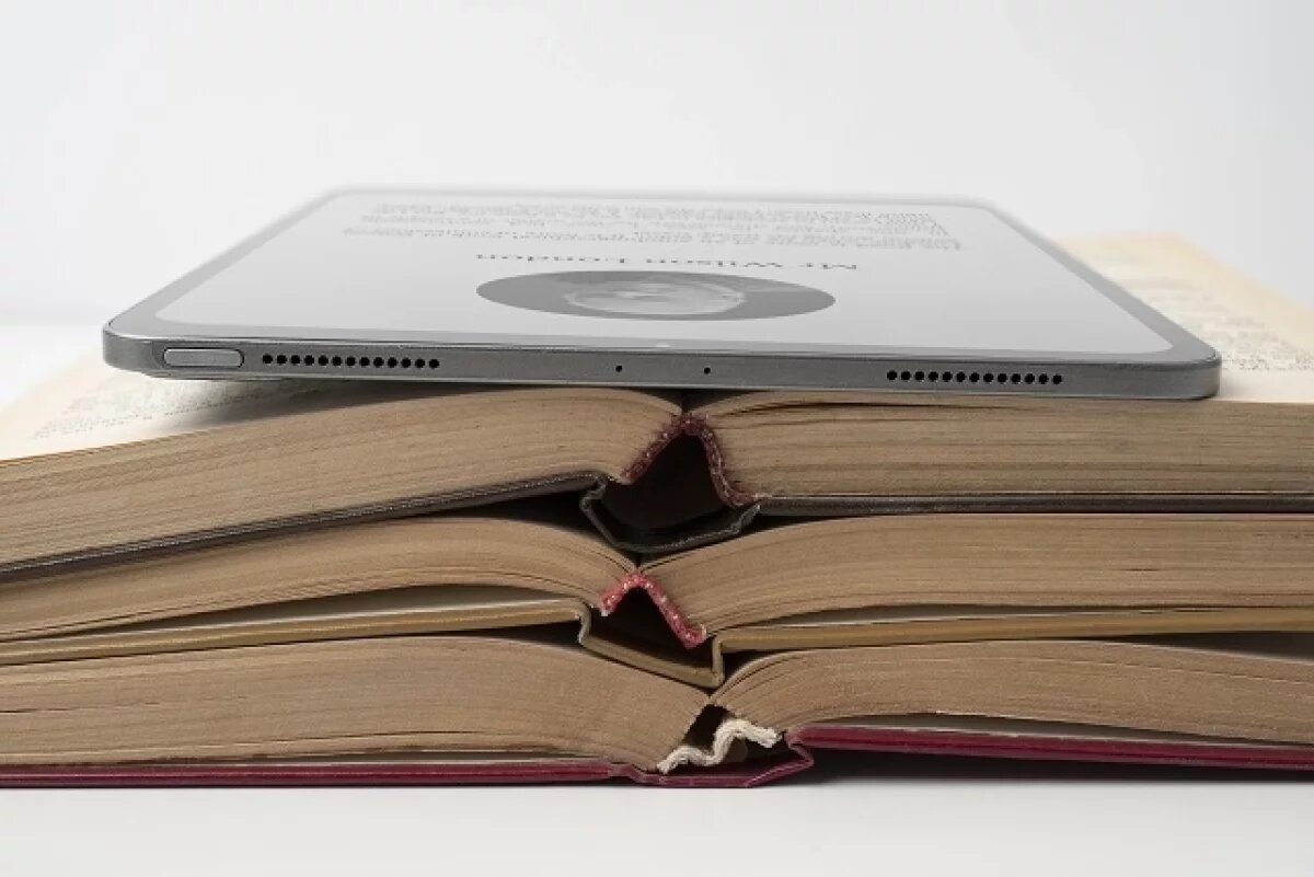    Журналист из Уфы издал башкирский детектив «Среди гор»