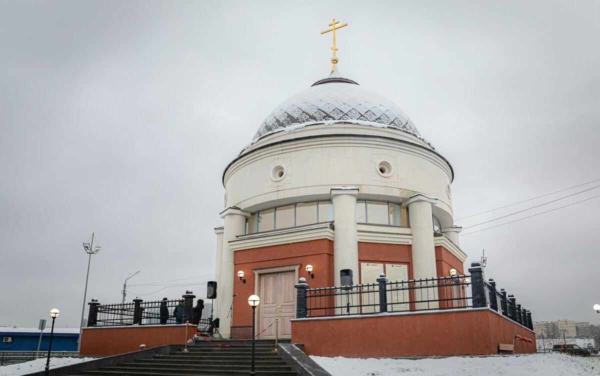    Фотофакт: часовню-долгострой на набережной пруда открыли в Ижевске
