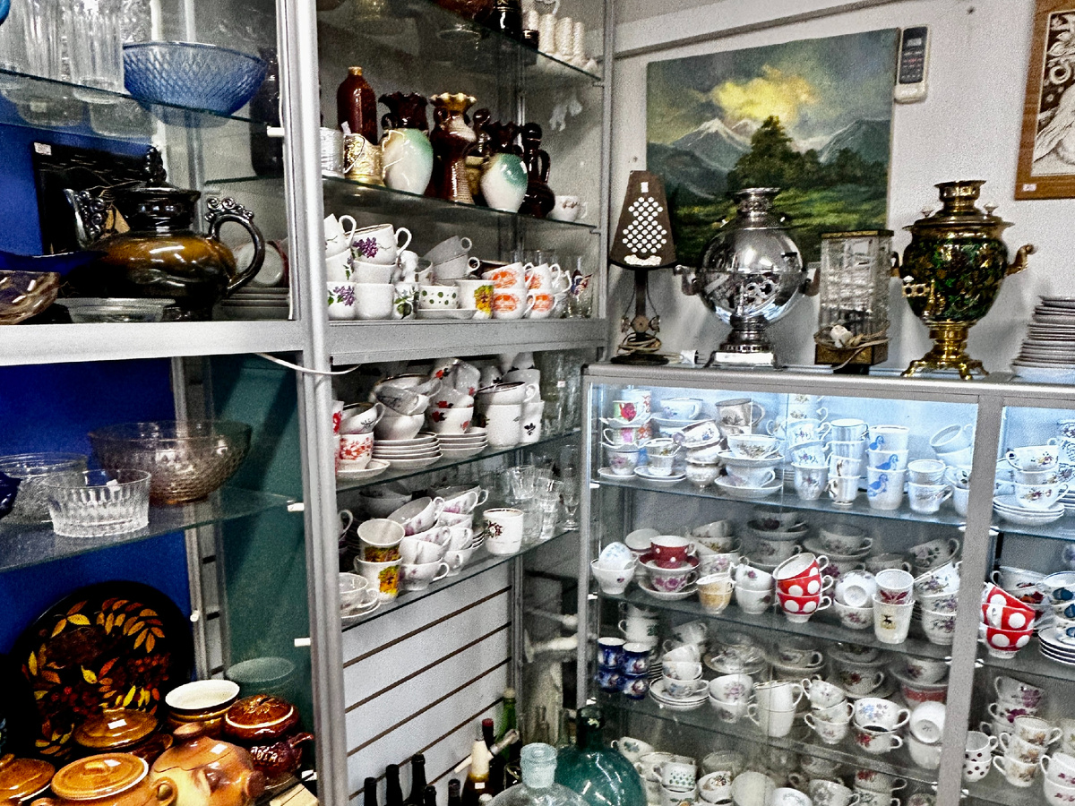 Лавка старины. Листайте дальше , чтобы увидеть больше.