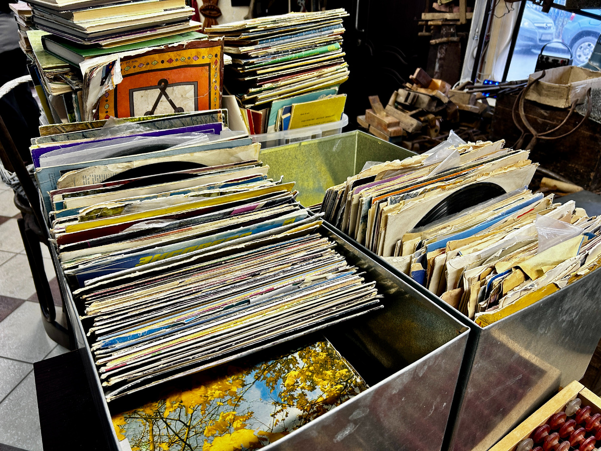 Лавка старины. Листайте дальше , чтобы увидеть больше.