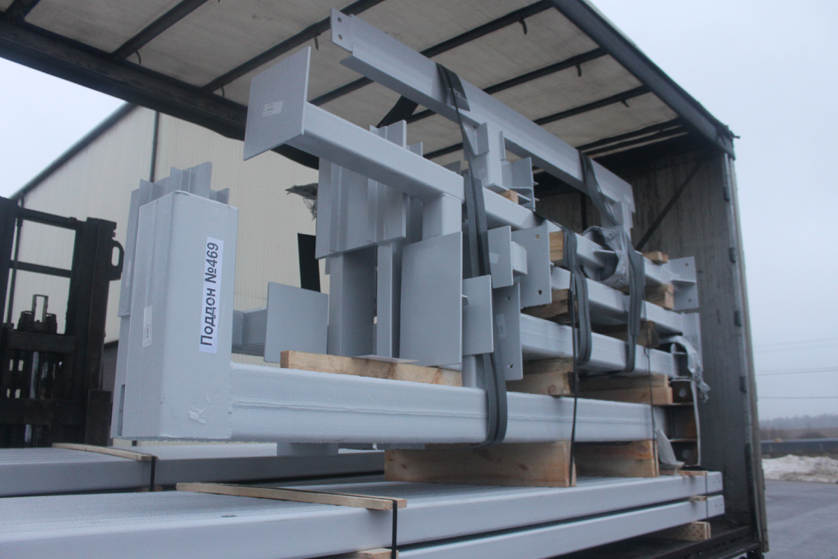 Отгрузка металлоконструкций эстакады с завода "Андромета"