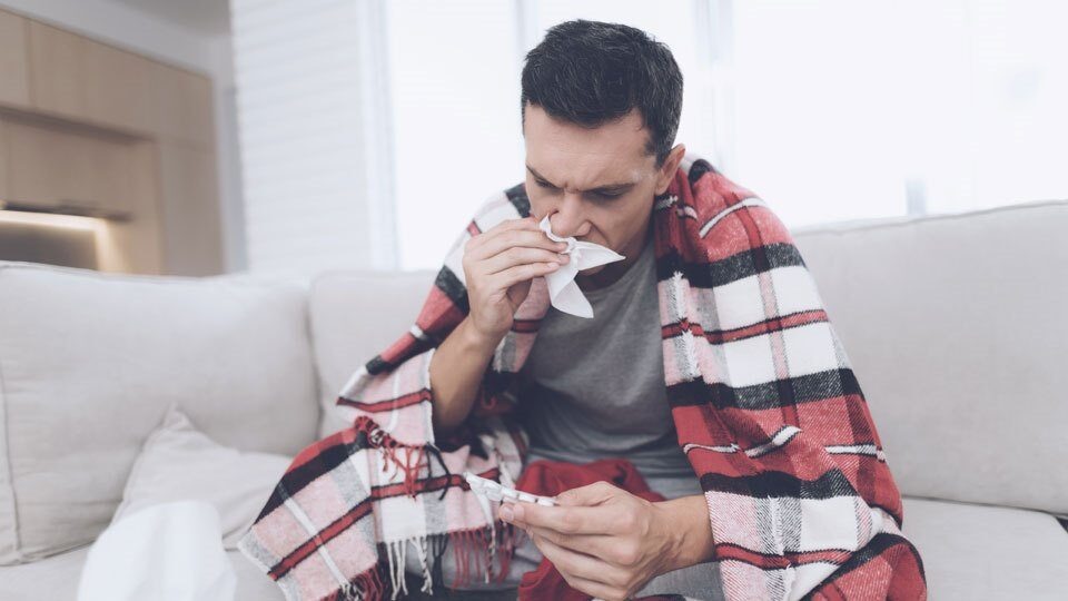 «Чувствую, что заболеваю»: что делать в первые часы, чтобы остановить простуду — просто, быстро и без паники