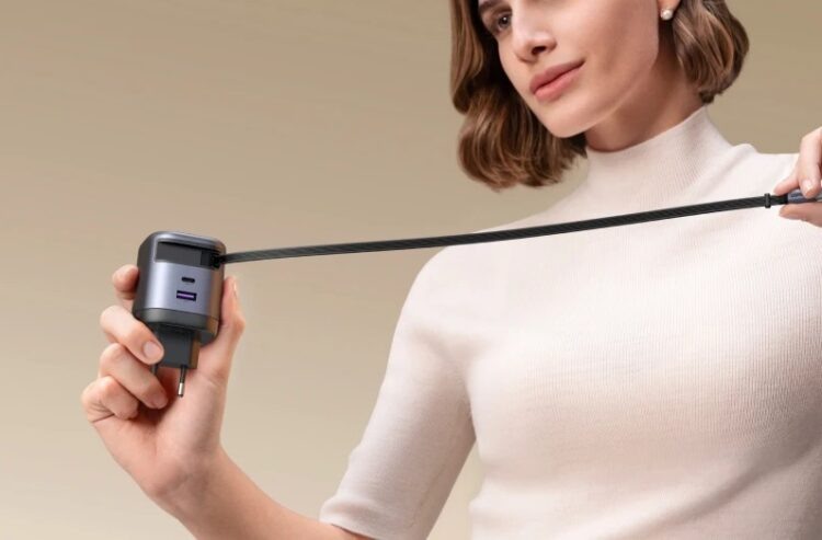    Компактная зарядка со встроенным кабелем