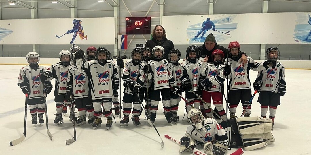 Юные хоккеисты из Агрыза стали лидерами первого этапа республиканского турнира в Набережных Челнах