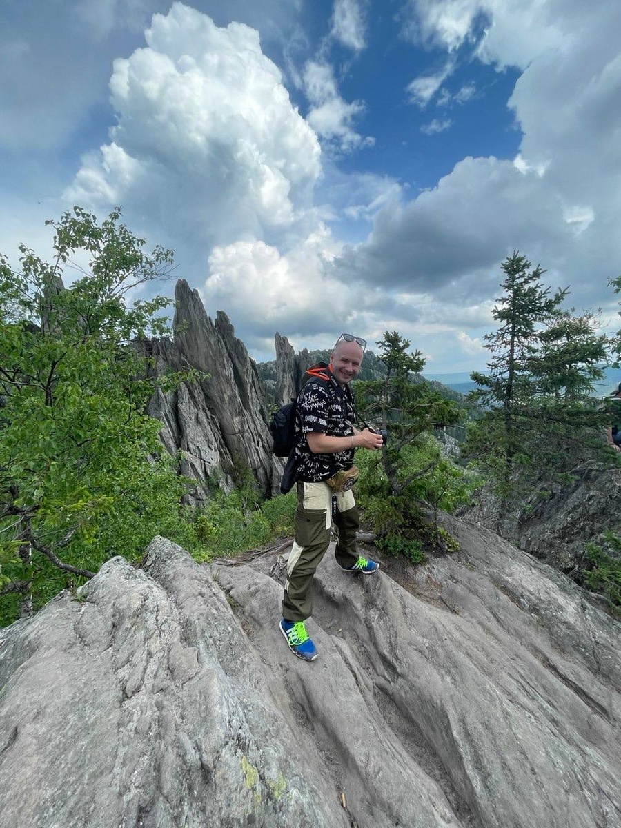 Блогер путешествует, чтобы делиться с подписчиками историями из родных мест и самых разных уголков планеты