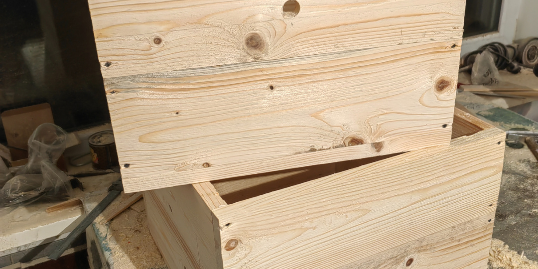 Сделал улей из доски 25 мм - делюсь впечатлениями, мыслями.