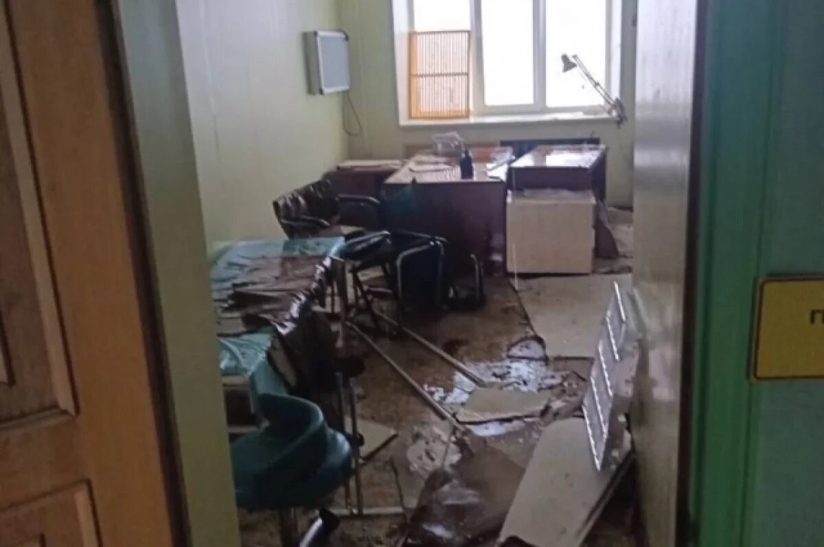    В Северо-Курильске поврежденную землетрясением больницу готовят к ремонту