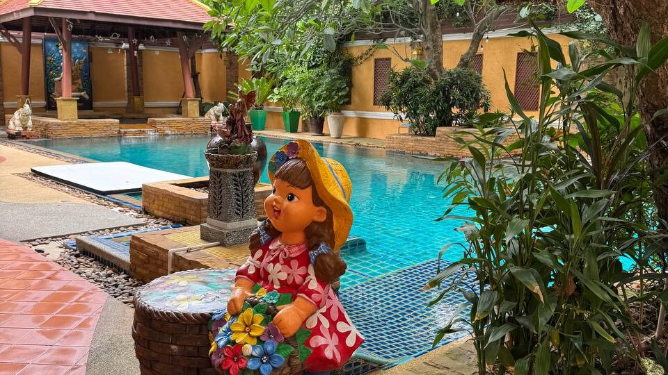 "После размещения в пятерках, мои и слышать не хотят о 3*". Нашла в Паттайе отели, где бюджетно - не значит грустно