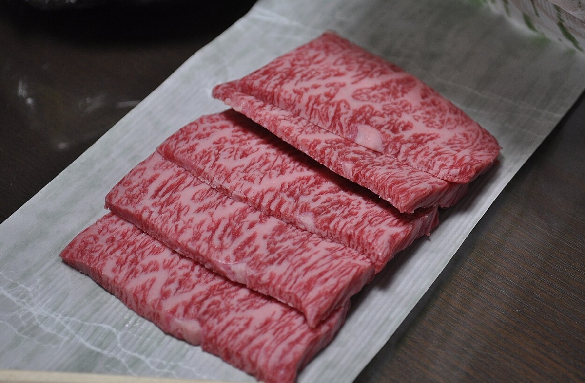    Мраморное мясо породы вагю. Источник изображения: wikipedia.org