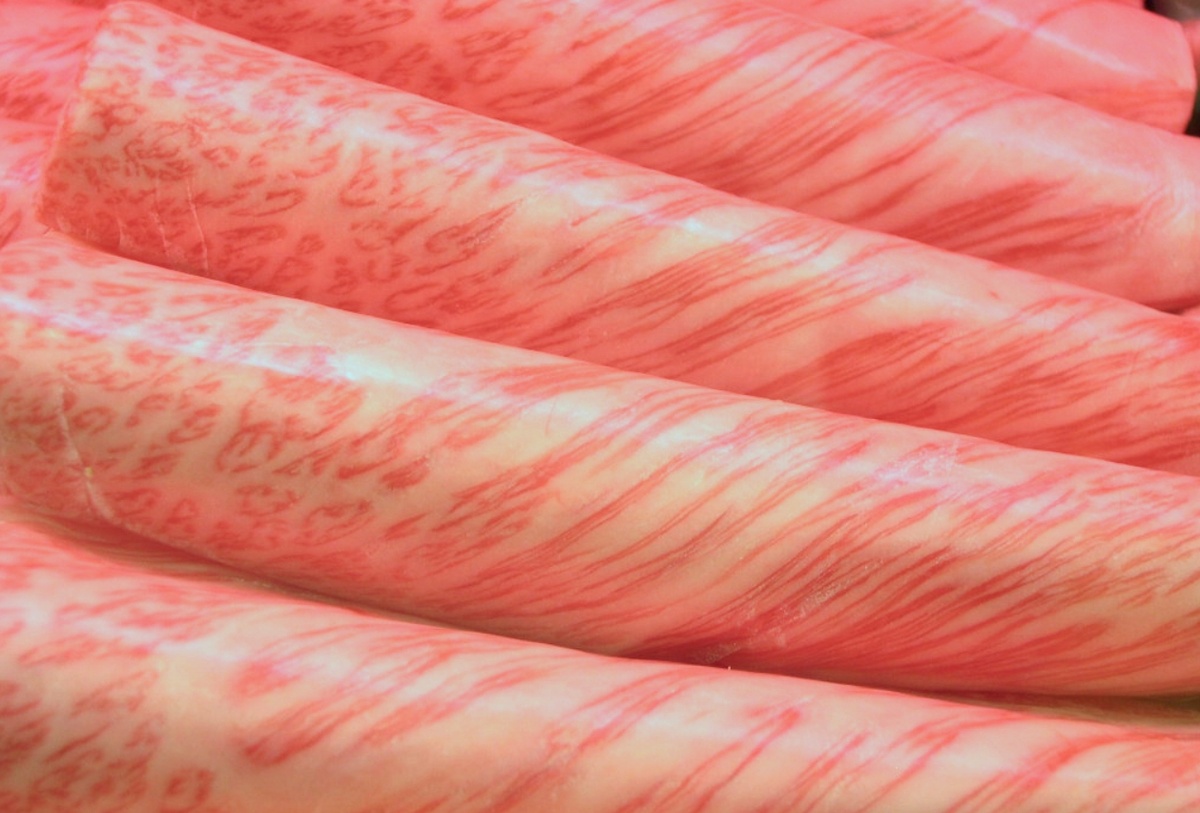    Тонкие ломтики говядины вагю. Источник изображения: wikimedia.org