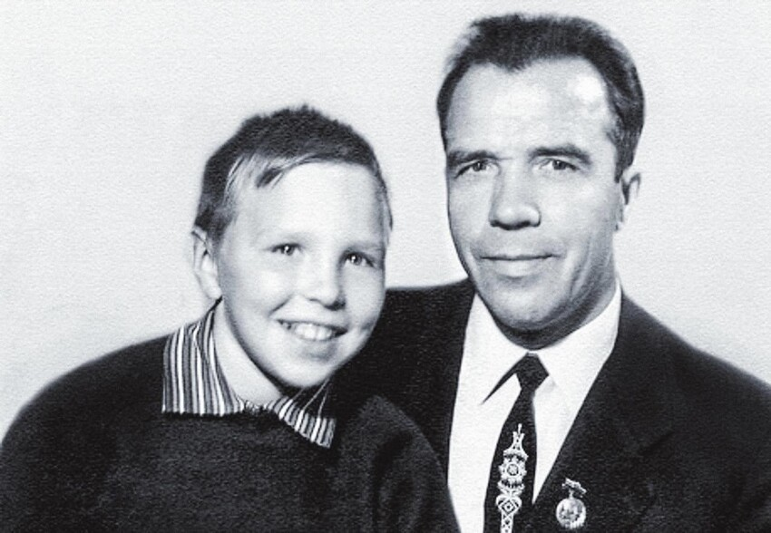 Игорь Иванович со своим отцом в детстве