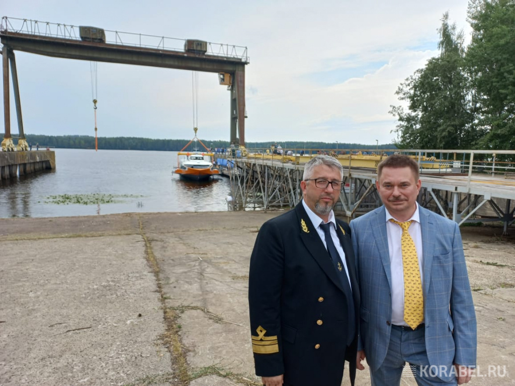 Борис Анатольевич Кабаков — глава Департамента судостроительной промышленности и морской техники и Айрат Раисович Чумарин — генеральный директор "Северречфлота" / Фото: Корабел.ру  📷

