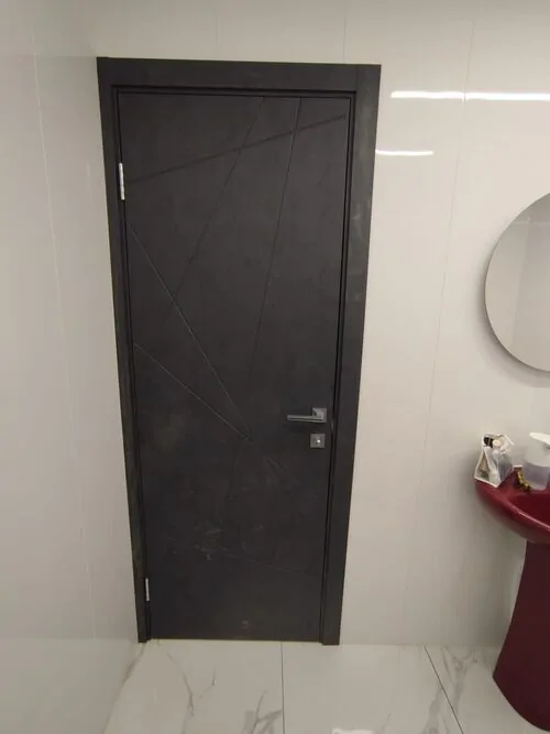 Двери в санузел. Фото с сайта ФабрикаДверей.РФ