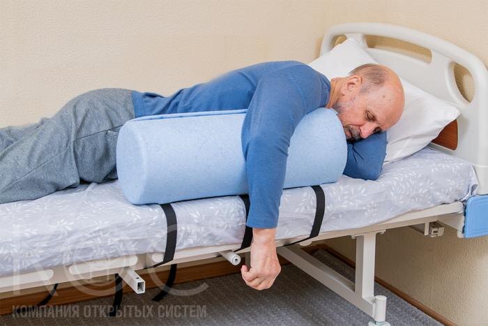 Мягкий защитный бортик-валик с ремнями фиксации предотвращает скатывание пациента с кровати во сне и при поворотах.