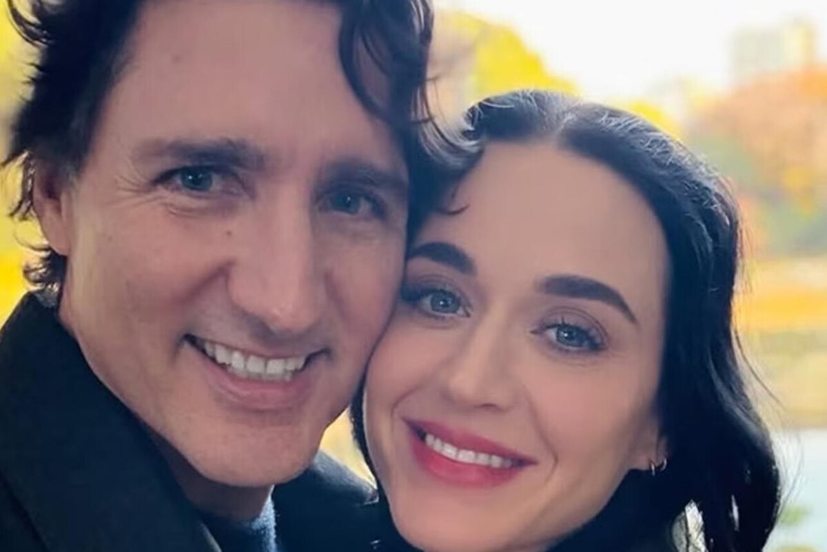    Кэти Перри со своим бойфрендом Социальные Сети