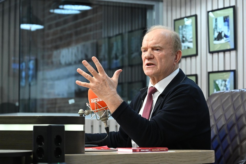    Геннадий Зюганов Михаил ФРОЛОВ