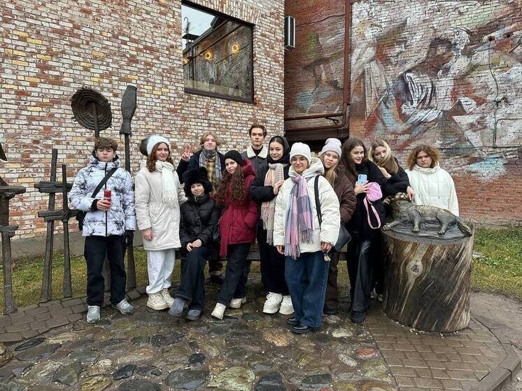     ФОТО: театр-студия «Синяя птица» Дворца культуры «Россия»