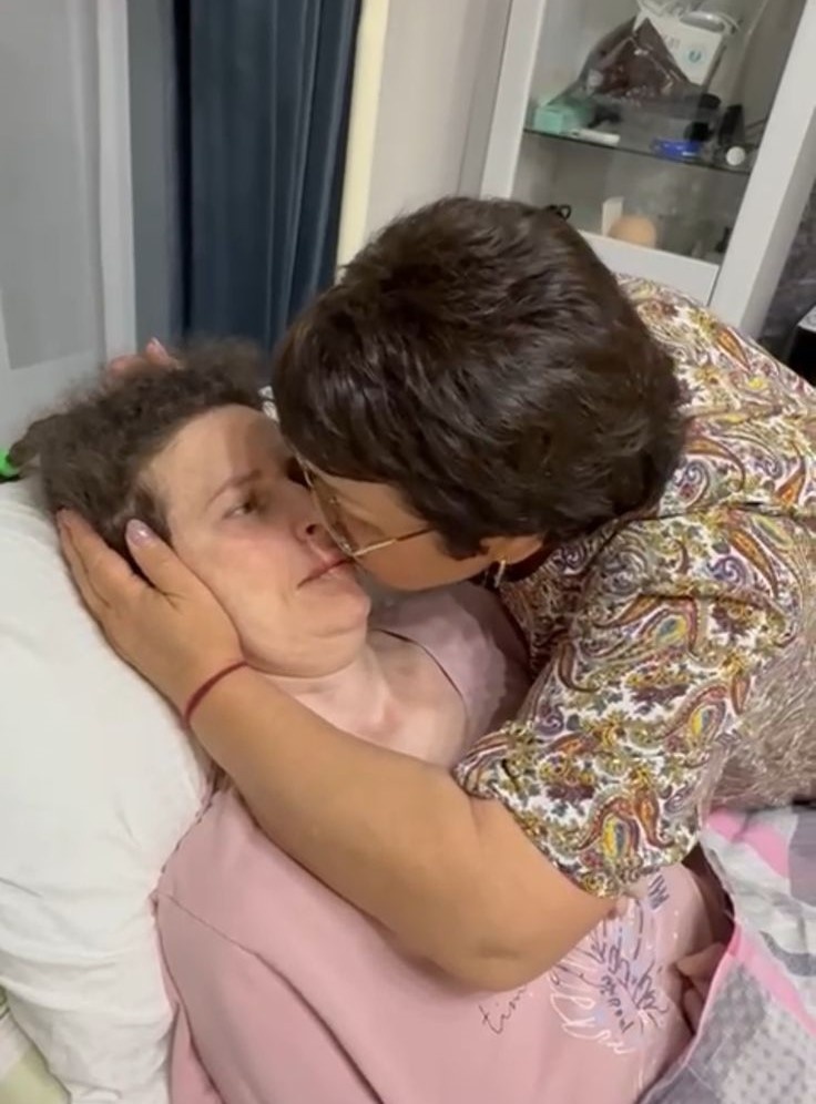 За Юлей ухаживает мама. Личный архив автора