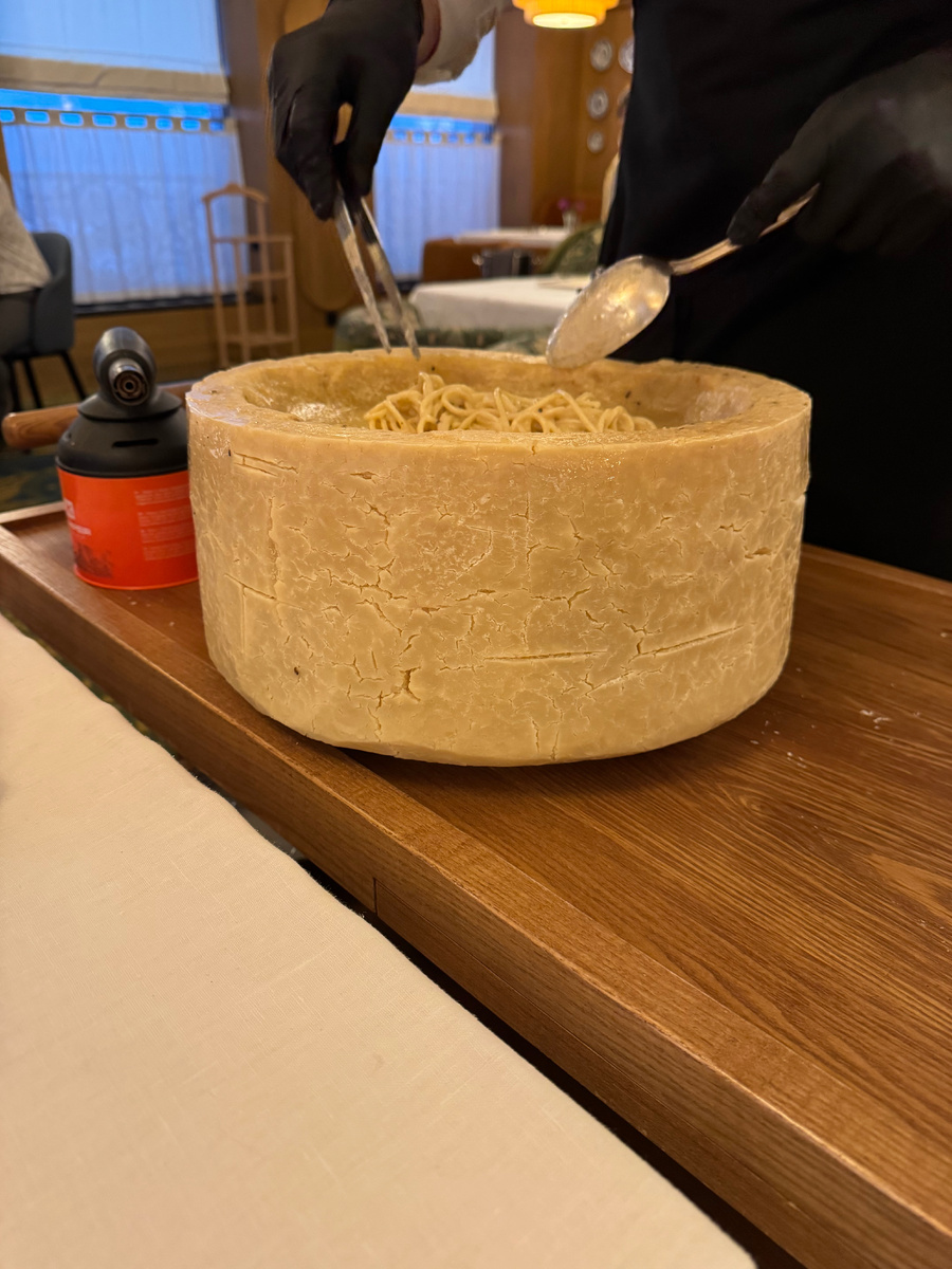 Приготовление спагетти в голове сыра 