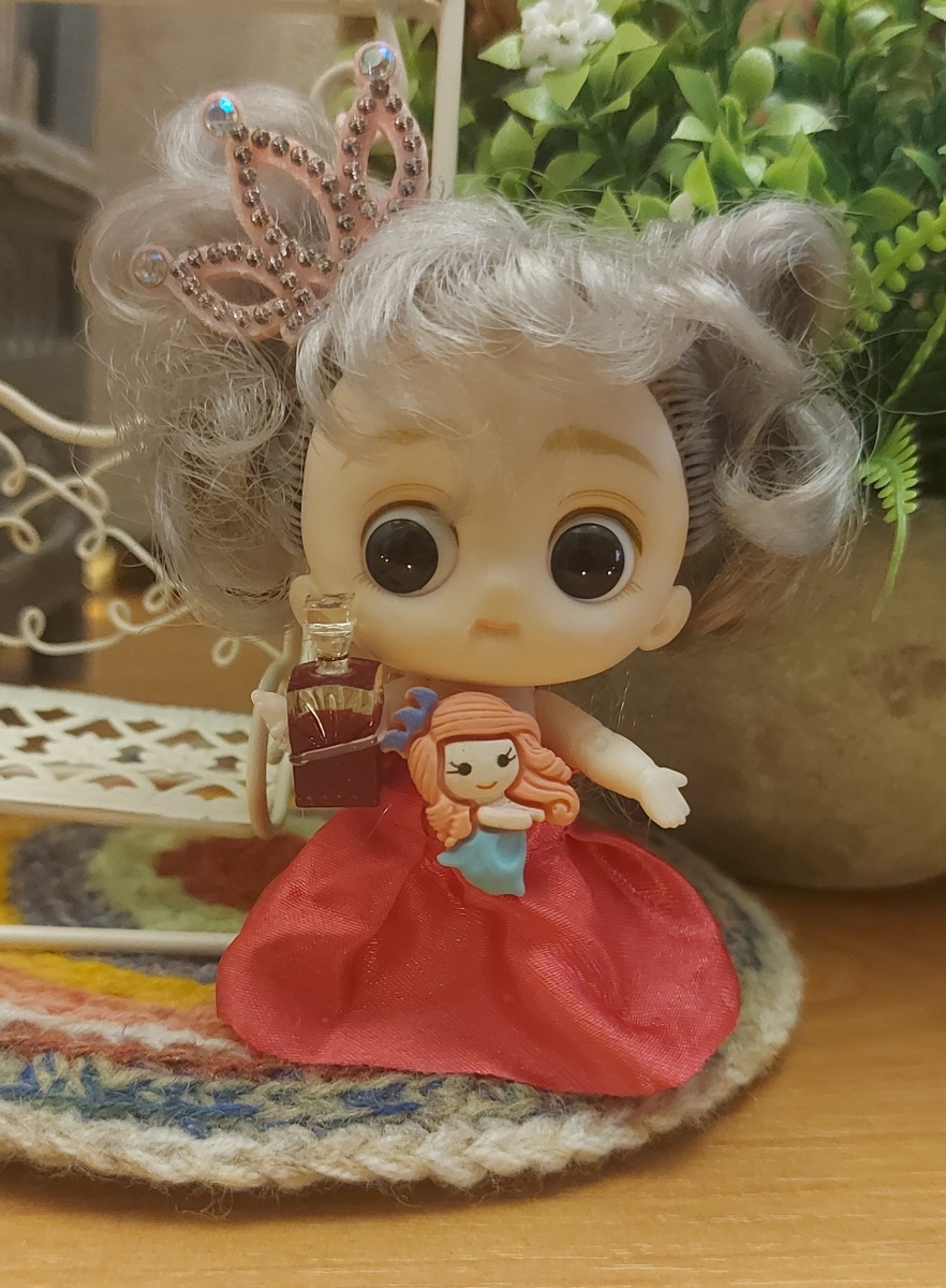 Алиса и волшебная склянка. Фото автора канала.