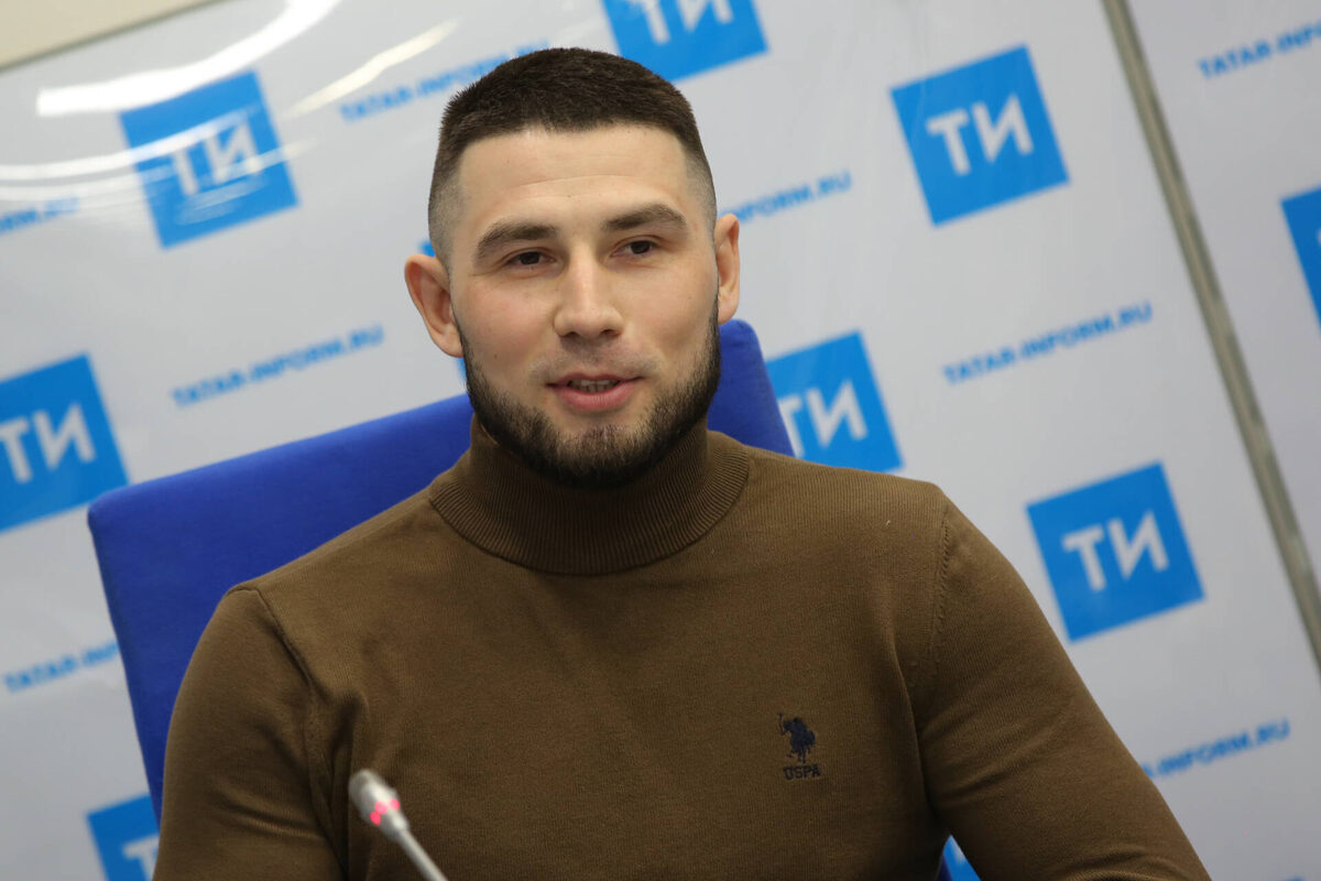 Ренас Калимуллин: «Хоть борьба на поясах – это не самый популярный по всему миру вид спорта, на соревнования в ОАЭ прибыло достаточное количество достойных по уровню борцов»Фото: © Султан Исхаков / «Татар-информ»