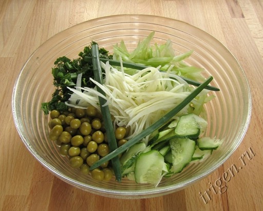 Салат Свежесть с сельдереем