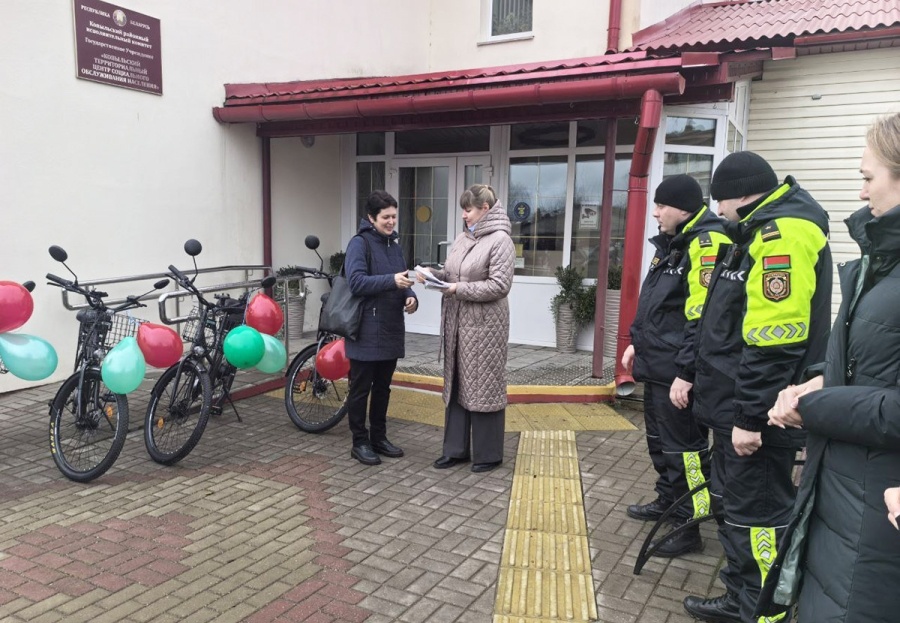     Электровелосипеды социальным работникам Копыльского ТЦСОН