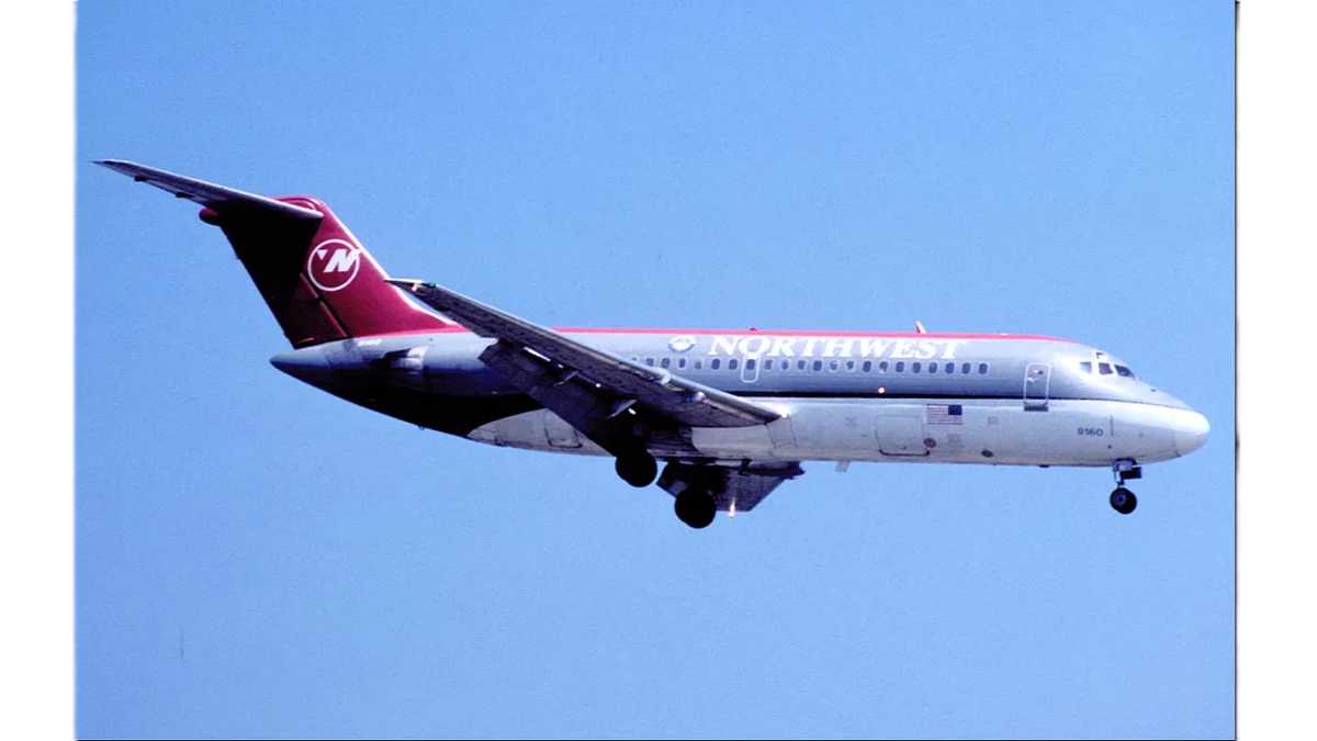 Самолёт DC-9, Northwest, аналогичный потерпевшему аварию.