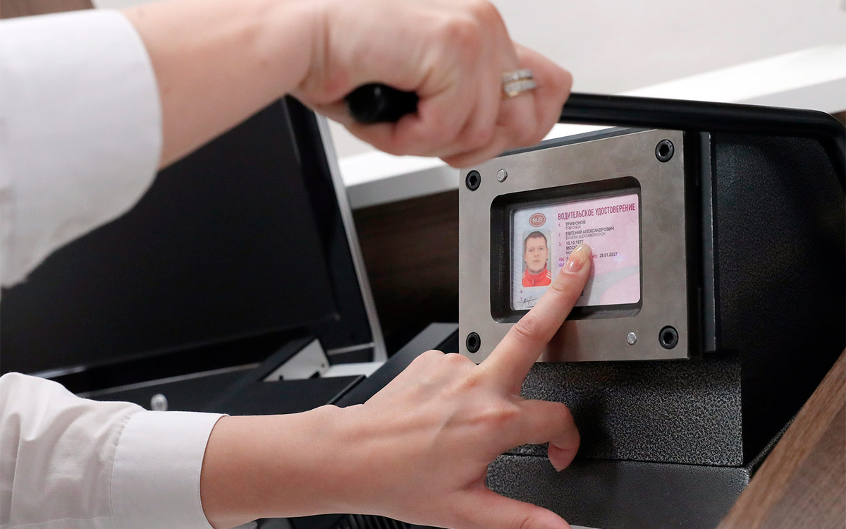 Вячеслав Прокофьев / ТАСС📷Категория «В» даёт право управления легковыми автомобилями, небольшими грузовиками (пикапами), внедорожниками и минивэнами.