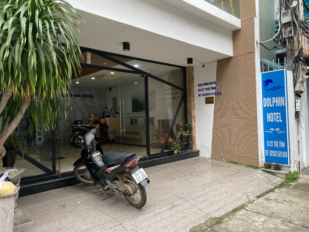 Вход в отель