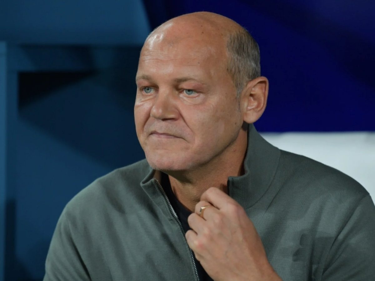    У Ромащенко очень насыщенная тренерская карьера