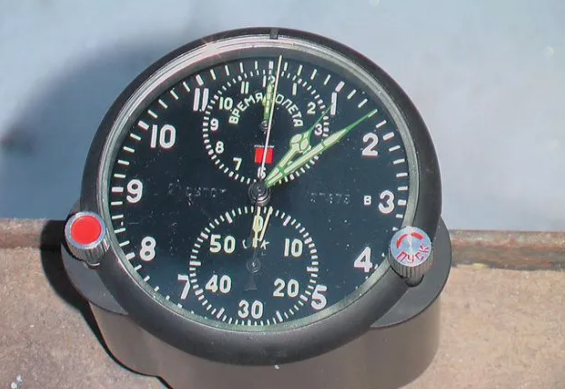 Авиационные часы 