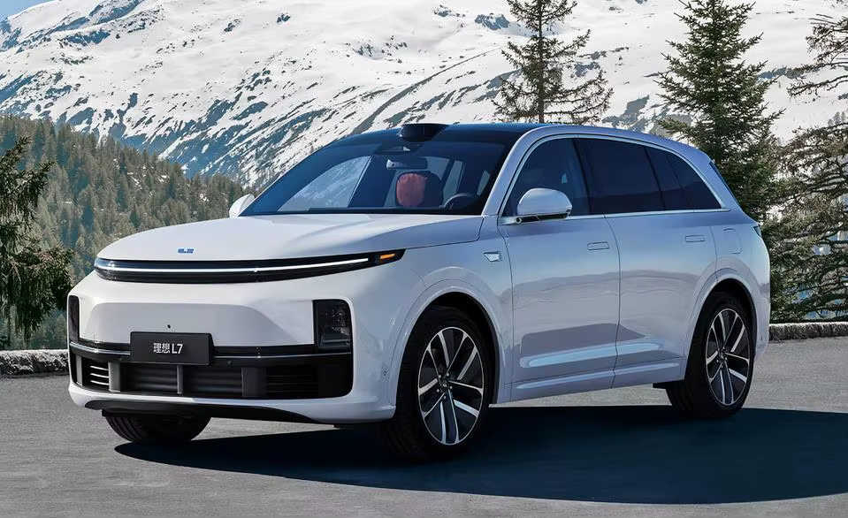 Сочетание технологий, дальности хода и комфорта вывело L7 на вершину рейтинга. Это универсальный автомобиль на все случаи жизни.