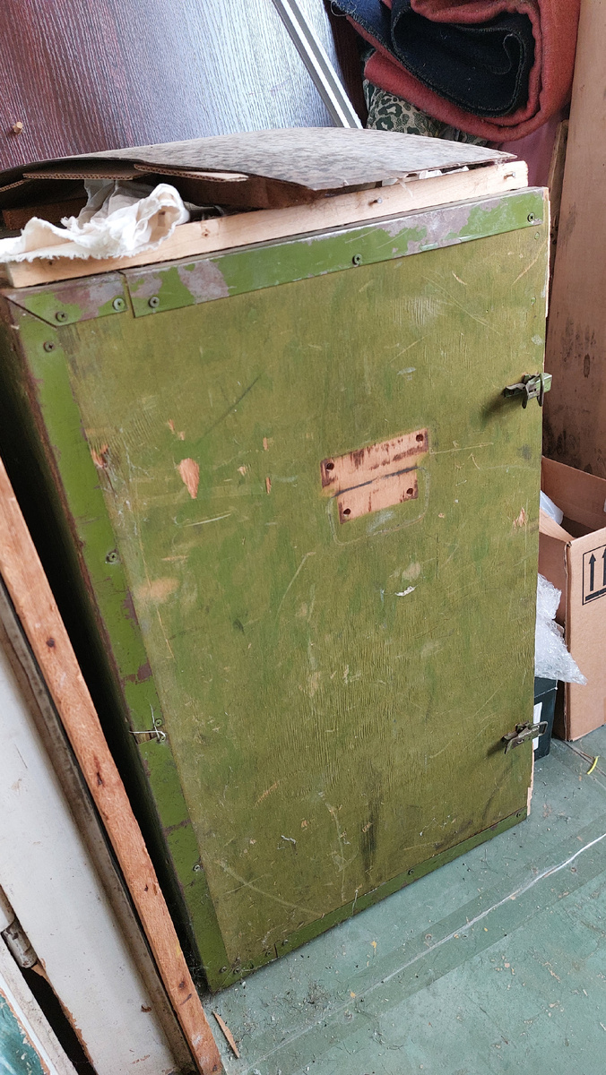 Зиповский ящик, на балконе