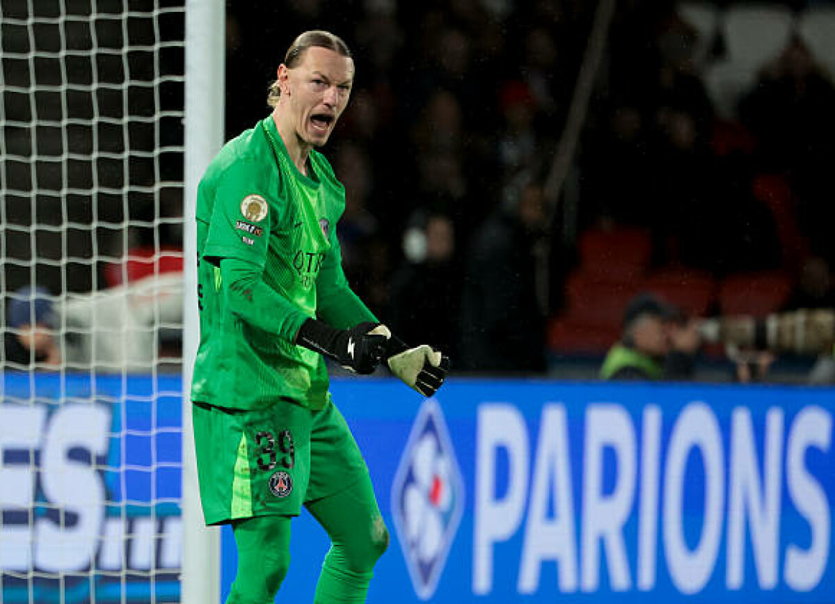     Журналист из Франции высказался о сухом матче Сафонова