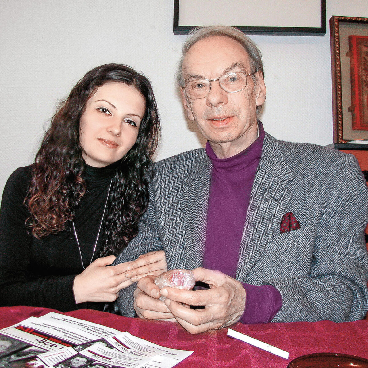    Анжелика Пахомова: «С момента знакомства с Баталовым до первого интервью с ним для «7Д» прошел год. Мы просто общались, он присматривался ко мне и лишь потом согласился на откровенный разговор» 2011 г. из личного архива Анжелики Пахомовой