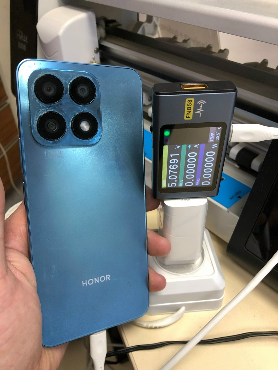 Honor X8a не заряжается. 