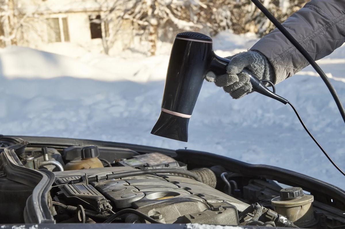 Кто-то грел двигатель феном?