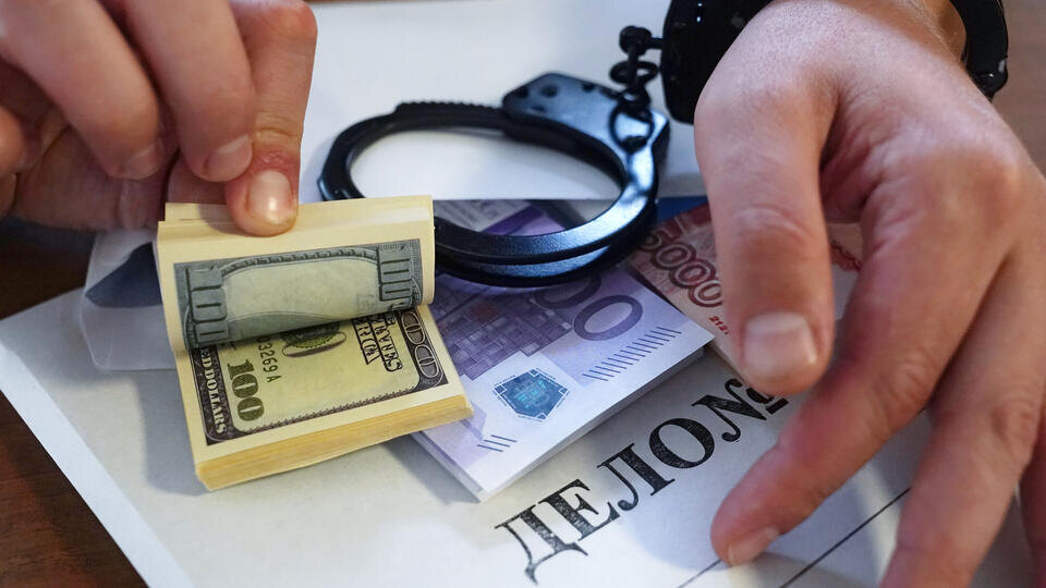     Рекордная взятка в 5 млрд: детали "дорогого дела" экс-сотрудника МВД Сатюкова ИЗВЕСТИЯ/Эдуард Корниенко