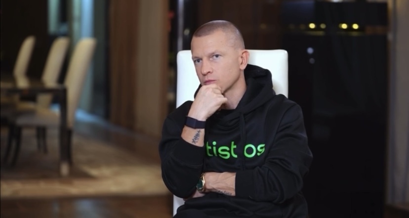    Кадр из видео, YouTube-канал FameTime TV